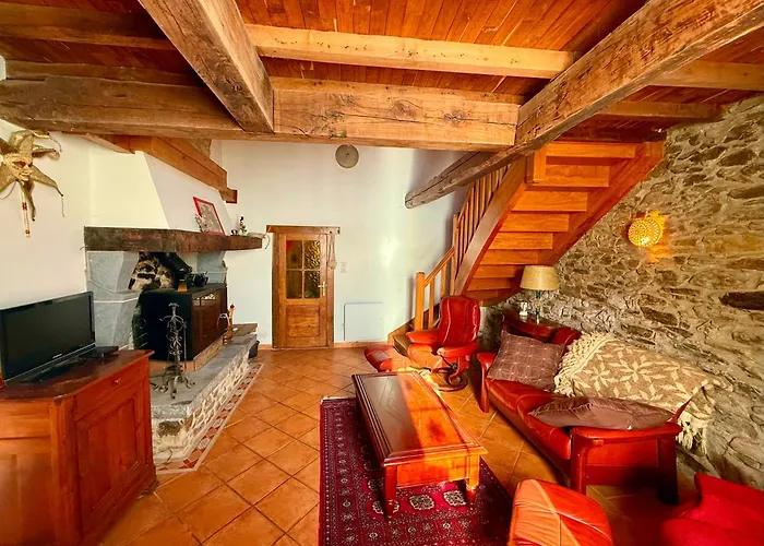 Uchalos La Grange Pyrenees 펜션