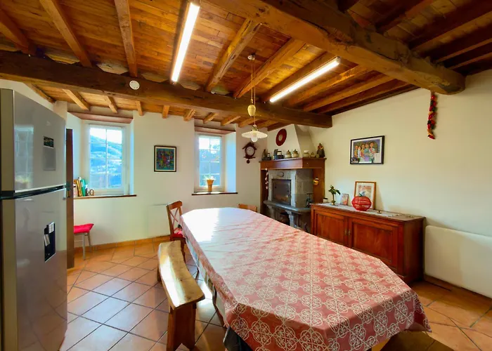 Uchalos La Grange Pyrenees 펜션 Sengouagnet