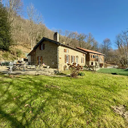 Uchalos La Grange Pyrenees Holiday home Sengouagnet